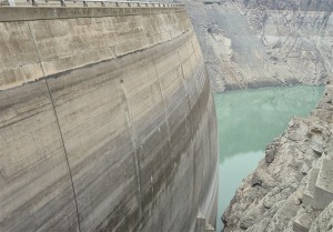 تصاویر جدید از خالی بودن ۹۷ درصدی سد کرج