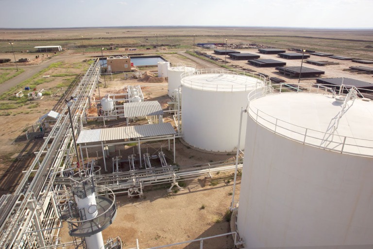 منابع عربی از کنترل ارتش دولت موقت سوریه بر میادین نفتی دیرالزور خبر دادند