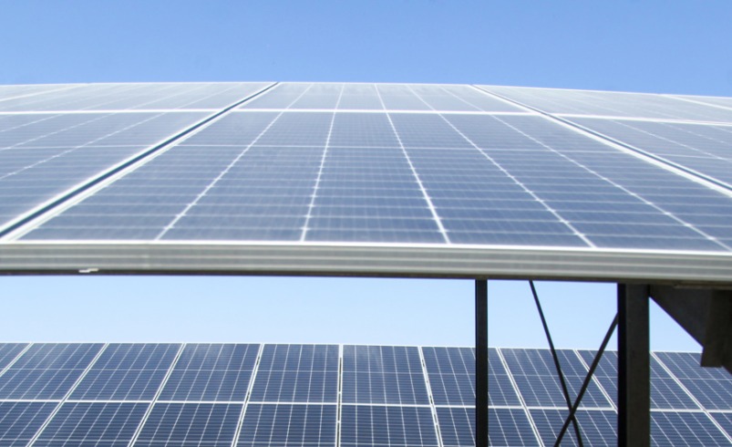 احداث نیروگاه خورشیدی امکان درآمد مضاعف برای صاحبان صنایع فراهم می کند