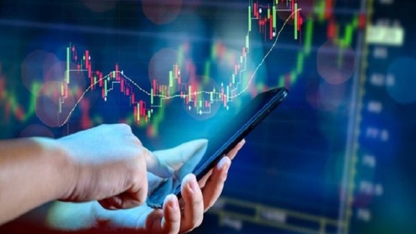 روند متزلزل بورس پس از فتح قله جدید