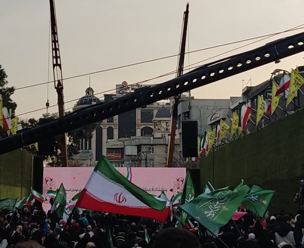 جشن عید مبعث و اجتماع هزاران نفر از مردم در میدان نبوت تهران