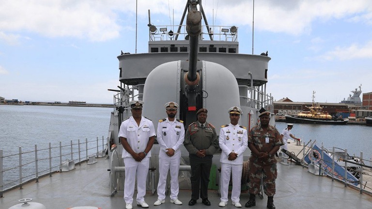 ورود ناوگروه ایران به آفریقای جنوبی برای شرکت در رزمایش بریکس