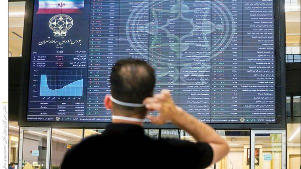 ۲ روایت متفاوت از بورس