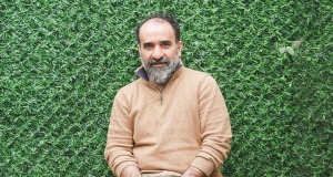 انتقال رضا امیرخانی به منزل