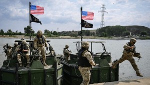 مخالفت ترامپ با کاهش نظامیان آمریکایی در اروپا