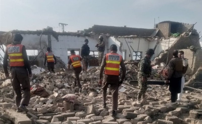 حمله انتحاری در پاکستان/ دستکم ۱۳ نفر کشته شدند