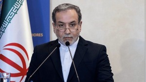 واکنش عراقچی به ادعای ترامپ: با مدرک صحبت کنید