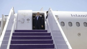 لاریجانی به مسقط رفت