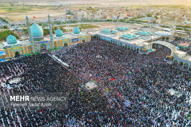 اجتماع میلیون‌ها عاشق امام زمان(عج) در جمکران؛ قم یکپارچه «مهدوی» شد