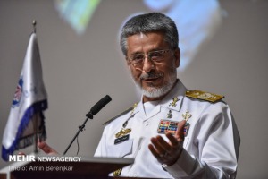 دریادار سیاری: دشمن در جنگ شناختی به‌دنبال نفوذ در ذهن جوانان است