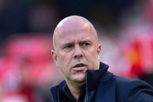 نشست اضطراری در لیورپول برای آینده اشلوت