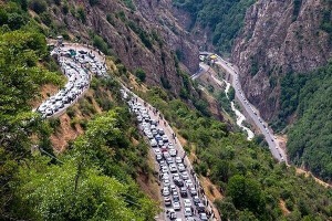 ترافیک در مسیرهای ورودی مازندران نیمه‌سنگین است