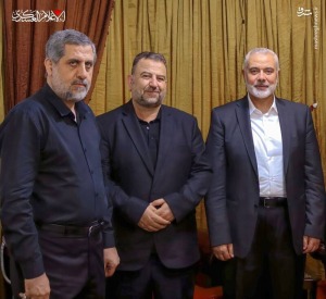 حاج رمضان در کنار فرماندهان شهید جبهه مقاومت