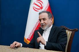 عراقچی خطاب به آمریکایی‌ها: در تنگه هرمز دخالت نکنید