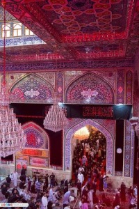 عزاداری در صحن و سرای حضرت حسین(ع)