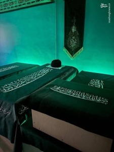 اولین تصویر از تابوت رهبر شهید انقلاب و خانواده ایشان
