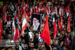 قاب‌هایی از تشییع تاریخی رهبر شهید انقلاب در مشهد