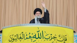 نماز بر پیکر رهبر شهید و خانواده ایشان سه بار اقامه می‌شود