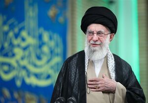 نگاهی گذرا به زندگینامه‌ی امام شهید سیدعلی حسینی خامنه‌ای