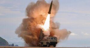 کره شمالی از ناوشکن جدید خود موشک استراتژیک شلیک کرد