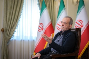 دیدار رئیس‌جمهوری با رهبر معظم انقلاب درباره مسائل اقتصادی و نظامی