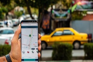 طرح اصلاح بیمه رانندگان تاکسیهای اینترنتی روی میز مجلس