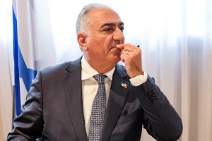سوگواری برای کسی که حتی که پسرش هم نمی‌تواند سر قبرش برود