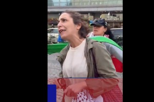پاسخ کوبنده شیرزن ایرانی به سلطنت‌طلبان