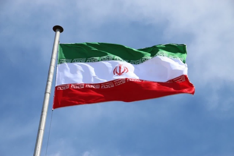 اهتزاز پرچم ایران در قلب آمریکا