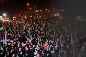 پیام ایرانی مقیم اتریش به جان‌فدایان: کاری کردید اینجا سرم بالا باشه