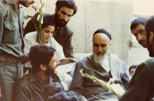پاسخ کوبنده شیر‌دختر ایرانی به سلطنت‌طلب‌ها: شما را چه به شهدا؟