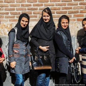 چهره ی اصیل بانوی ایرانی را حفظ کنید