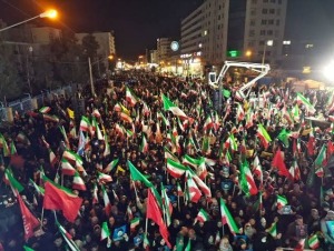 رجزخوانی دختربچه شیرین‌زبان سلماسی در حضور فرمانده قرارگاه شمال غرب نیروی زمینی ارتش