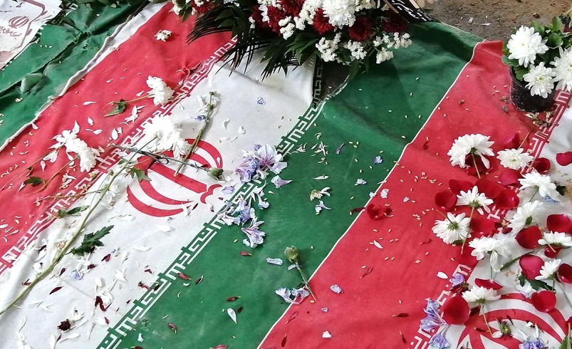 اشک‌های دختر در فراق مادرش؛ کاش مادرم بود